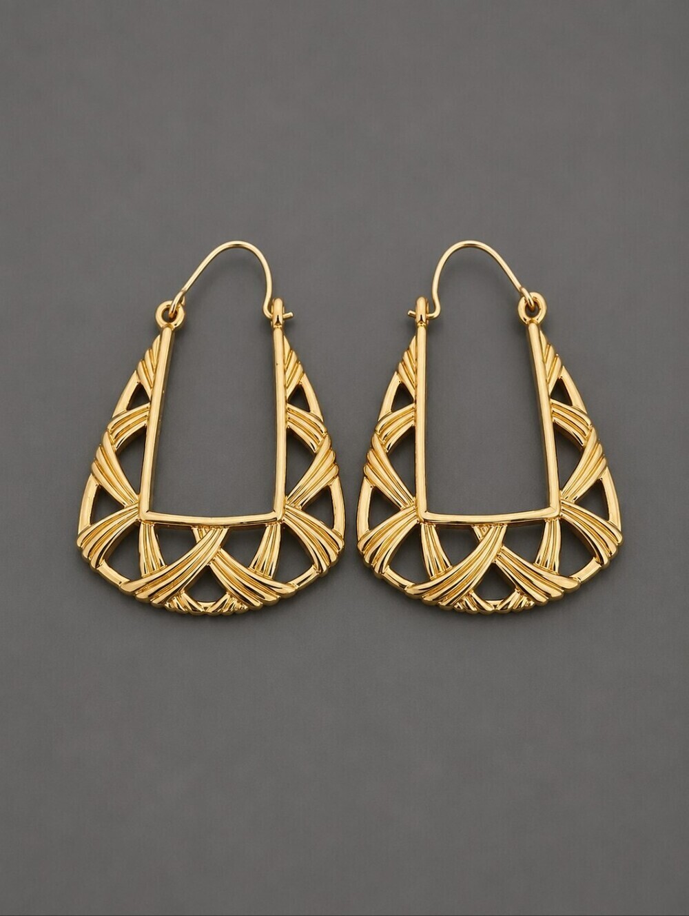 VTG AVON 1990s Basketweave Geometric Huggie Hoop Earrings